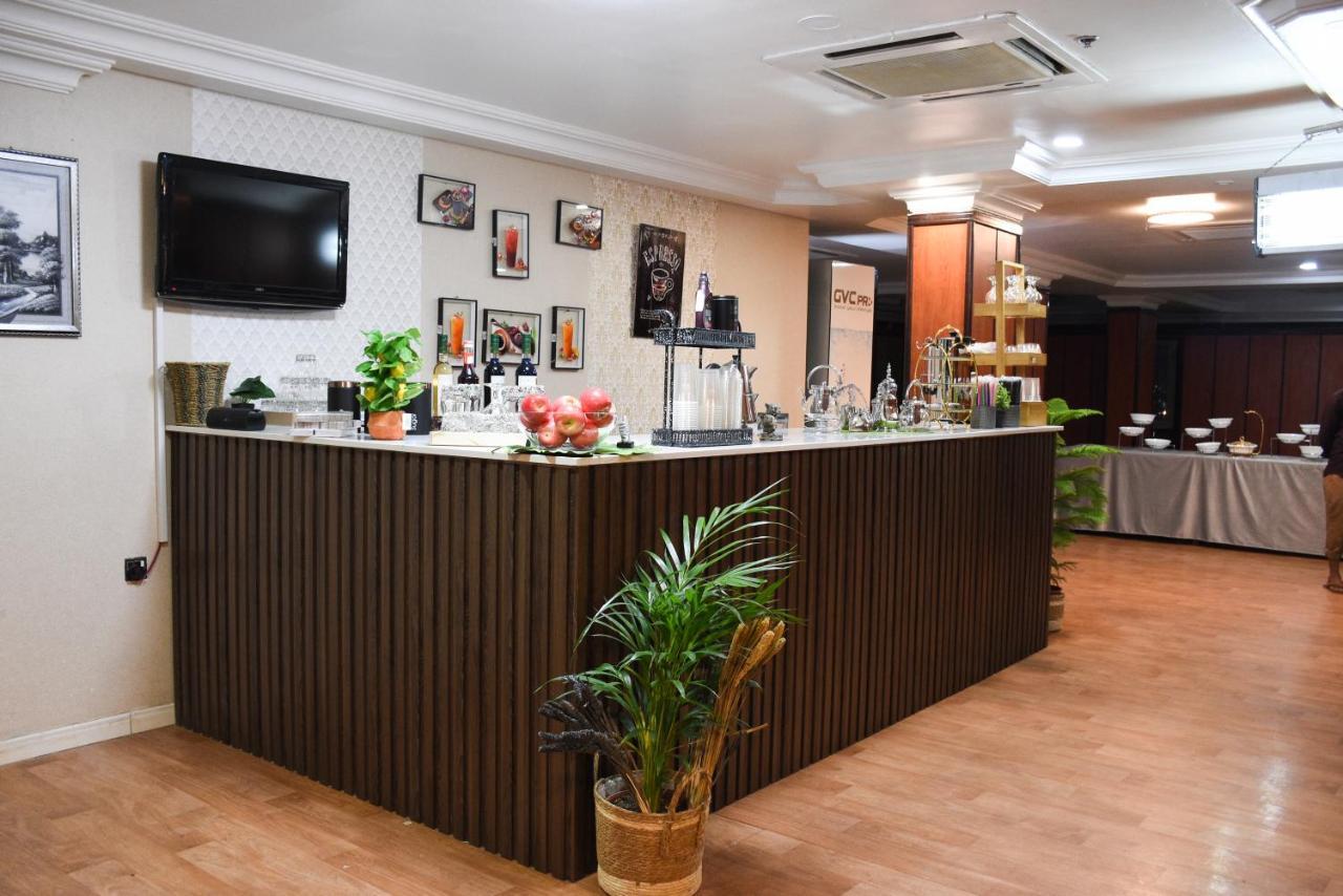 Florida Inn Hotel Наджран Екстериор снимка